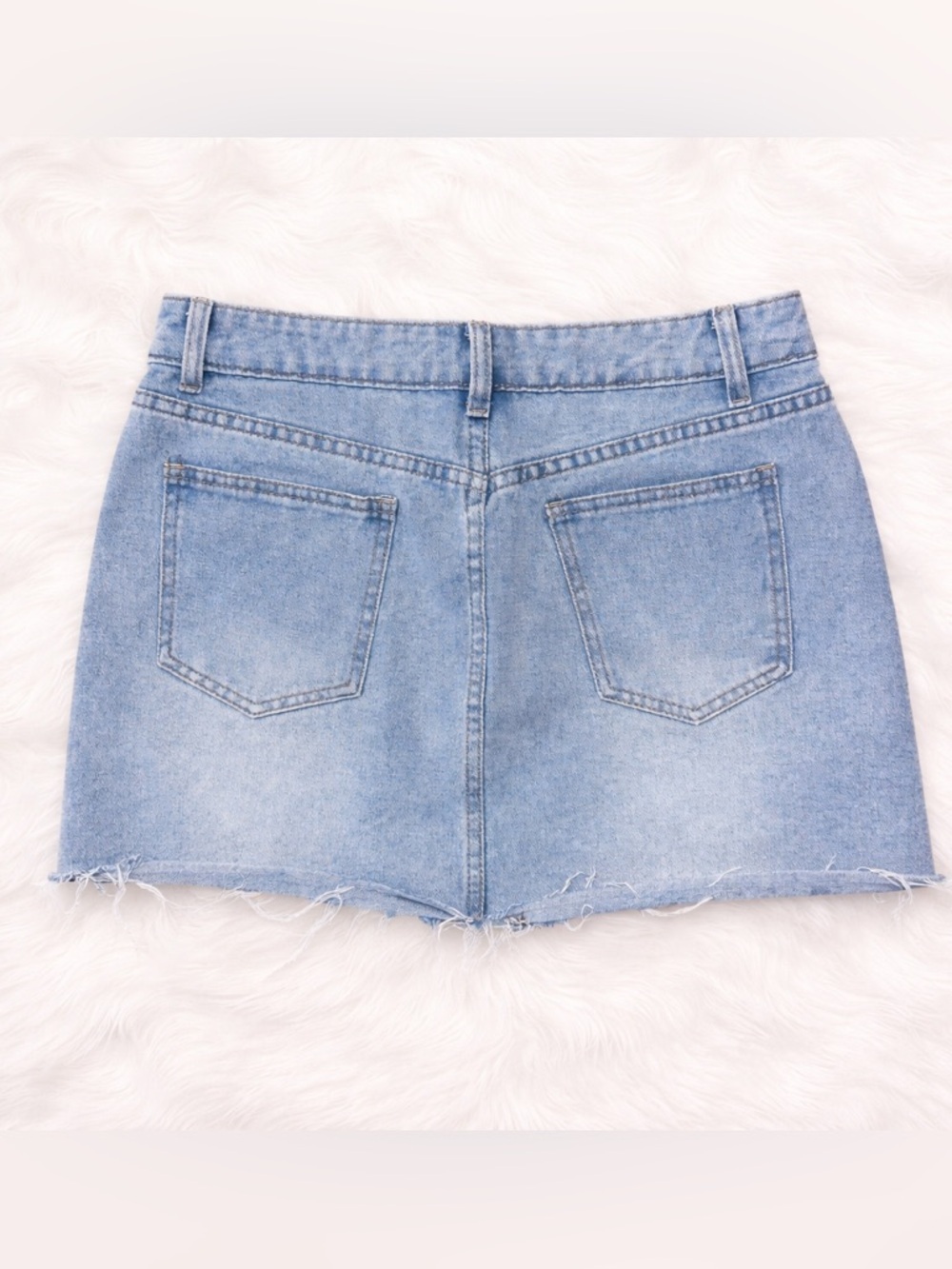 SHEIN Light Wash Denim Mini Skirt Raw Hem Y2K Casual Streetwear Women’s - Picture 2 of 3